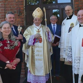 Relikwiarz ufundowali Alicja i Krzysztof Wasiakowie. Jak podkreślili, postawa rodziny Ulmów jest dla nich świadectwem odwagi i bezgranicznego zaufania Bogu.