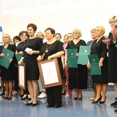 Uroczystość połączona była z wręczeniem dyplomów uznania i Medali Pro Masovia zasłużonym pielęgniarkom i położnym.