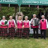 Twórcą inicjatywy jest zespół Pszennowskie Trele, który po występach w innych miejscach postanowił stworzyć coś swojego.
