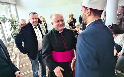 W Ośrodku Kultury Muzułmańskiej wybrzmiały wersety Koranu i biblijne psalmy.