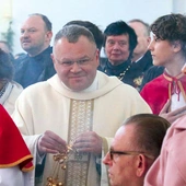 – Wszystko jest po coś.  Nie chodzi przecież tylko  o samo miejsce, ale o przesłanie duchowe  – zapewnia mokotowski proboszcz.