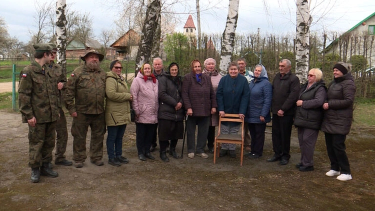 Harcerzom należą się podziękowania za dary  oraz za pamięć o rodakach, którzy zostali na Kresach. 