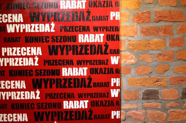 Gra w czerwone. Wystawa obrazów Marka Szyryka