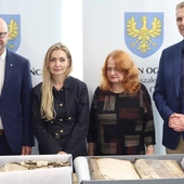 Odnalezione pod dachem Biblie Brzeskie idą do konserwacji