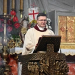 Wprowadzenie relikwii św. Jana Pawła II do nyskiej bazyliki
