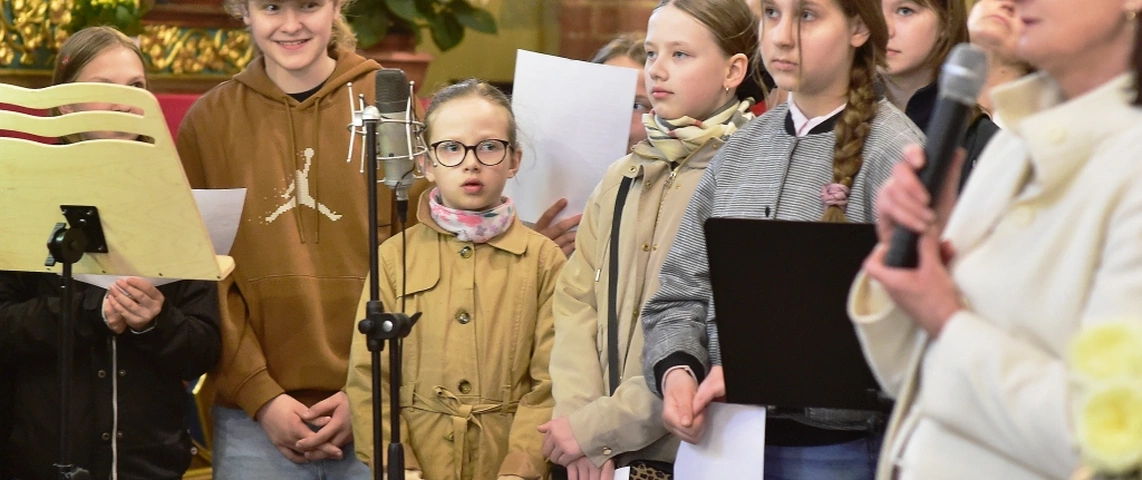 Gietrzwałd. Jubileusz 10-lecia Apostolatu Złota Róża