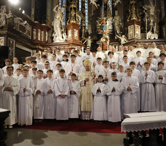 Promocja lektorów i ceremoniarzy w świdnickiej katedrze