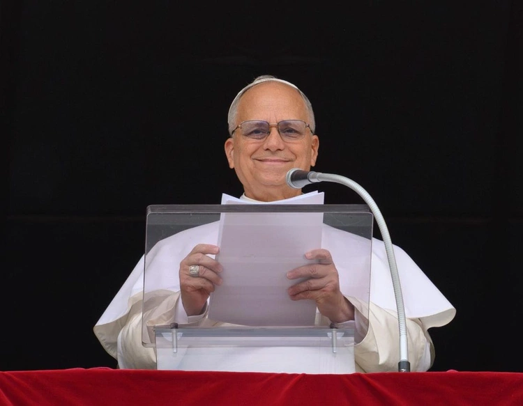 Papież: Wstępując do nieba Jezus pociąga nas do komunii z Ojcem