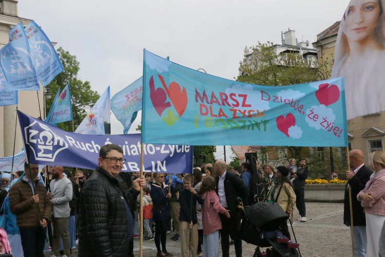 Marsz pełen życia