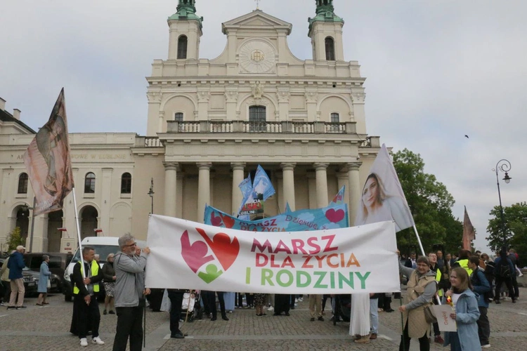 Marsz pełen życia