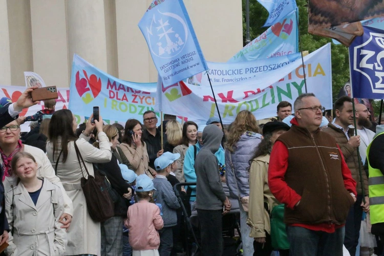 Marsz pełen życia
