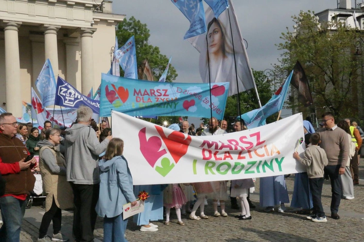 Marsz pełen życia