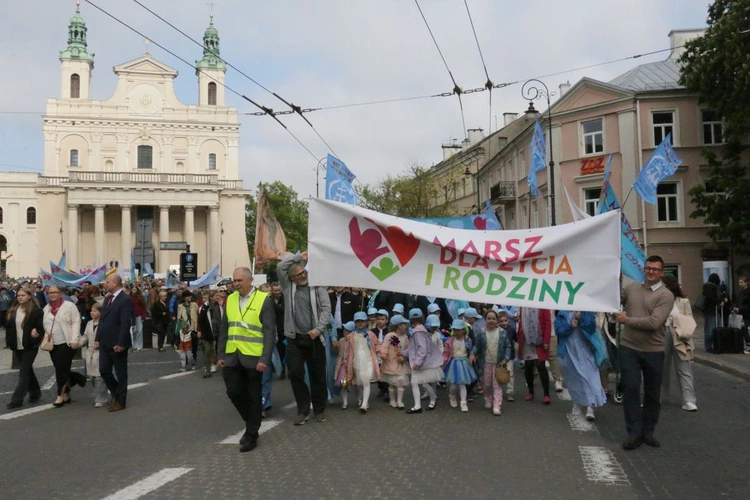 Marsz pełen życia