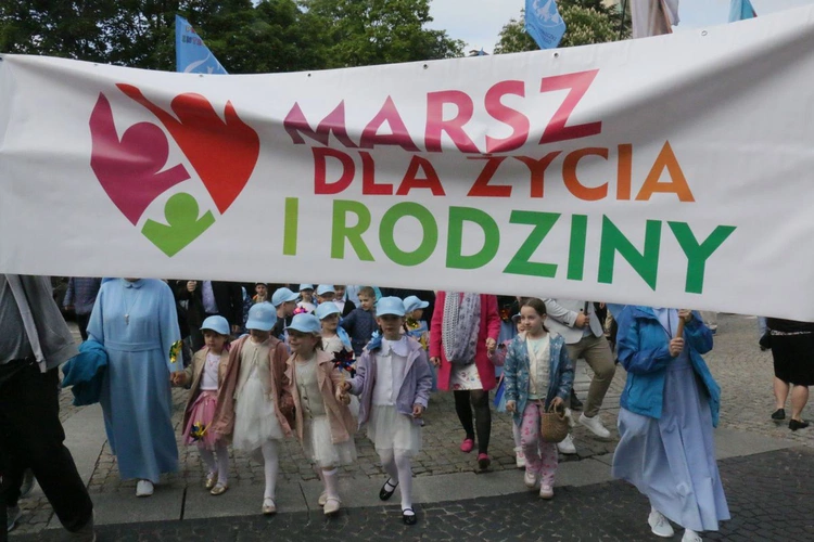 Marsz pełen życia