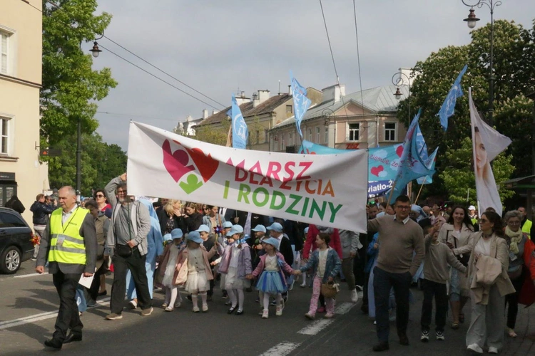 Marsz pełen życia