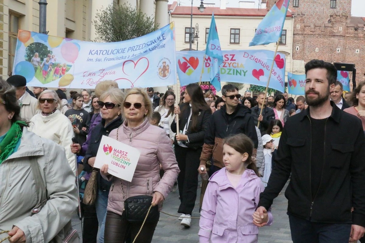 Marsz pełen życia