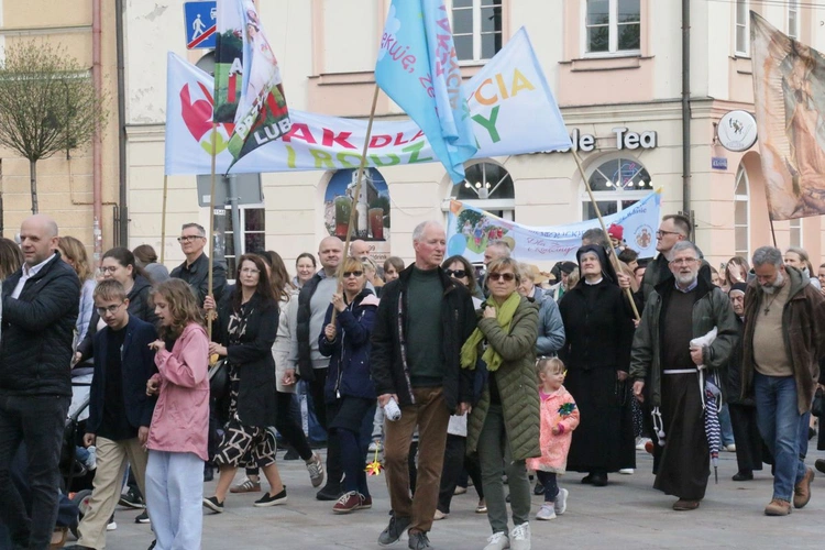 Marsz pełen życia