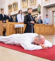 Małżeństwo i święcenia - służba diakonów stałych