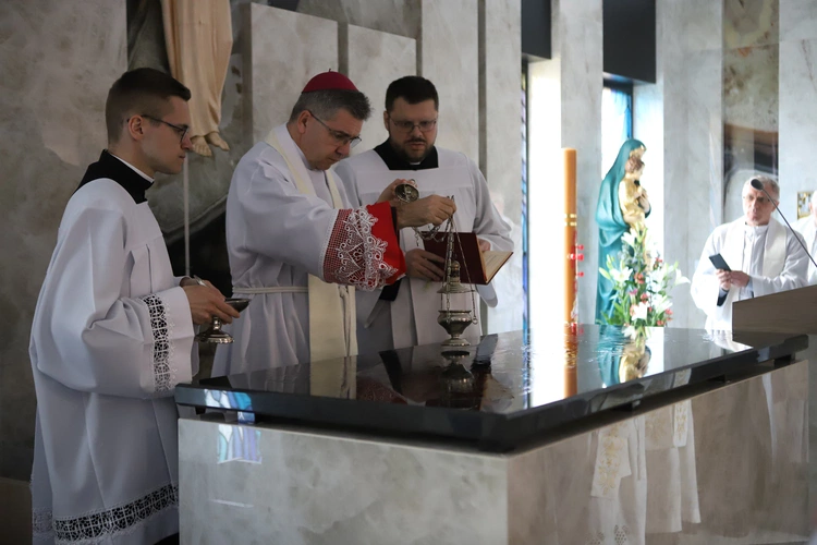 Poświęcenie kaplicy w "Domu Mocarzy"