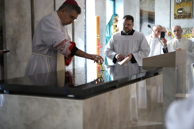 Poświęcenie kaplicy w "Domu Mocarzy"