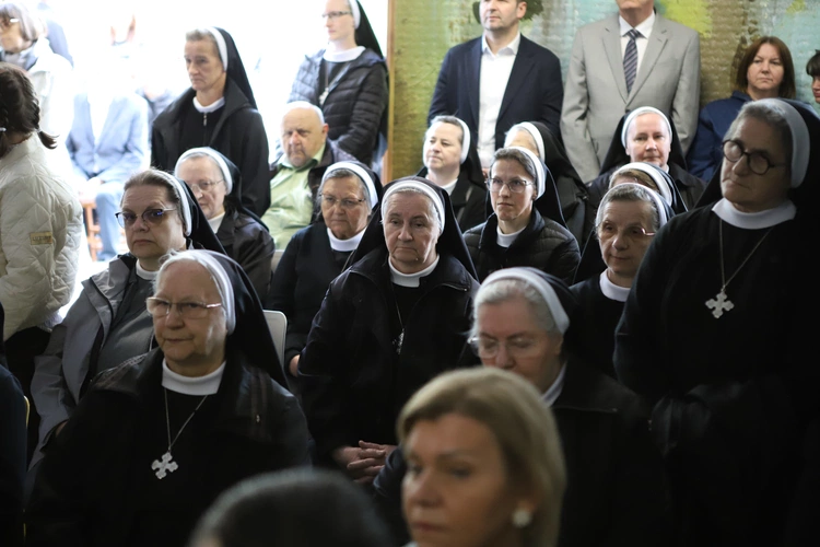 Poświęcenie kaplicy w "Domu Mocarzy"