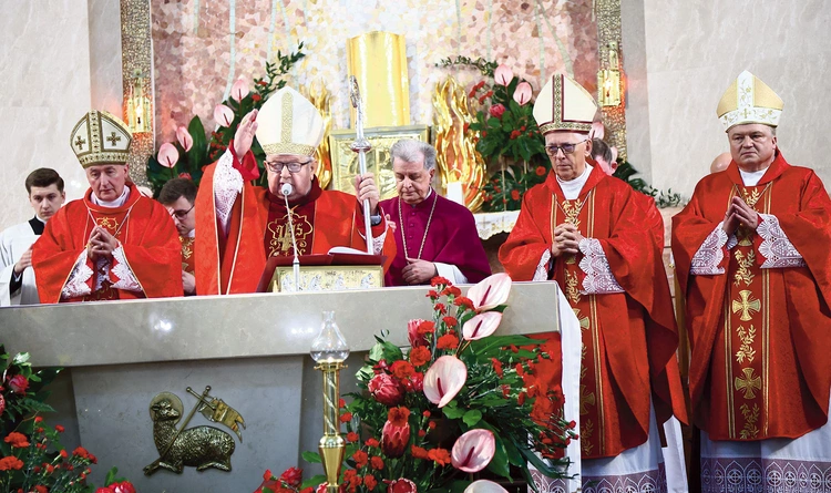 Uroczystości przewodniczył kard. Stanisław Dziwisz.