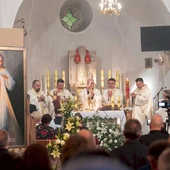  Parafianie w Grzegorzowicach gromadzili się na Eucharystii i czuwaniu. 