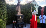 Pomnik Jana Pawła II z Nowego Miasteczka już wrócił na swoje miejsce