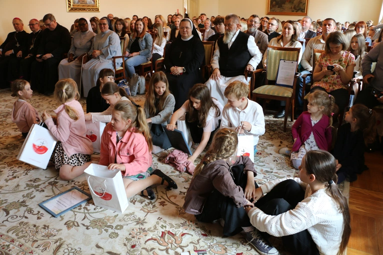 Gala finałowa konkursu "Mój szkolny kolega z Misji"