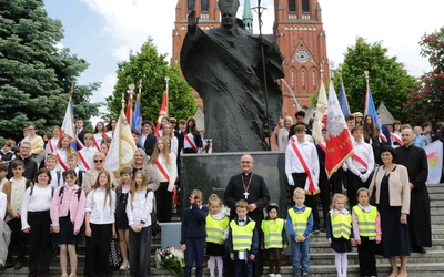 Rybnik. Spotkanie szkół św. Jana Pawła II