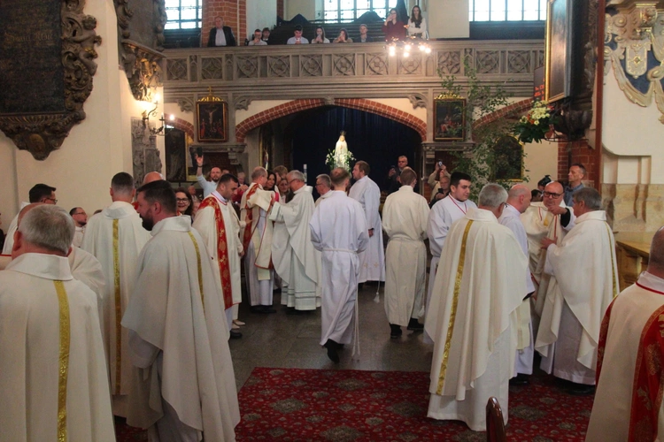 Otrzymali święcenia diakonatu (stałego)