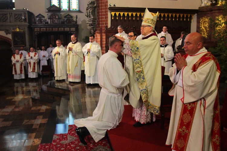 Otrzymali święcenia diakonatu (stałego)