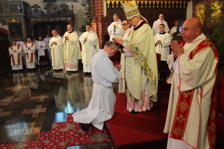Otrzymali święcenia diakonatu (stałego)