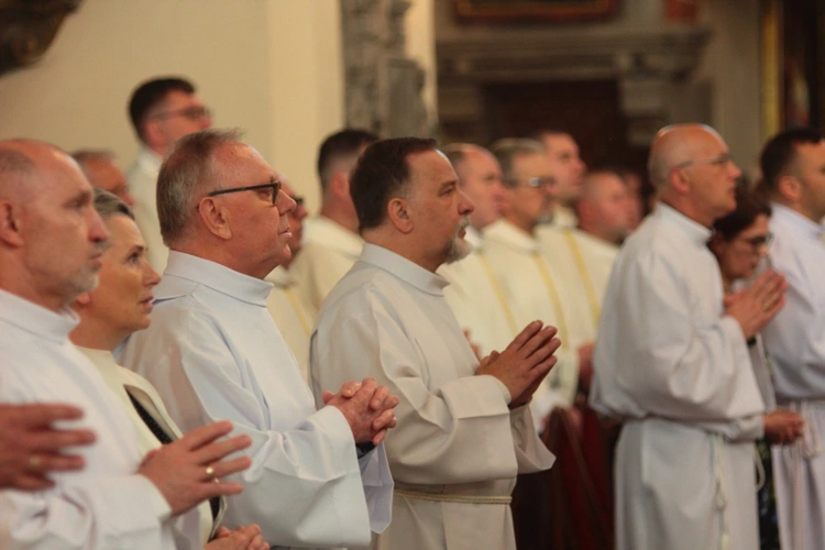 Otrzymali święcenia diakonatu (stałego)