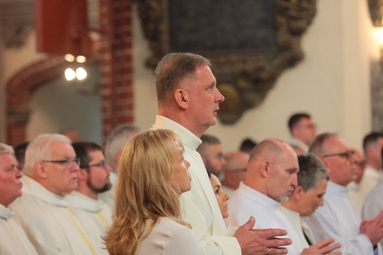 Otrzymali święcenia diakonatu (stałego)