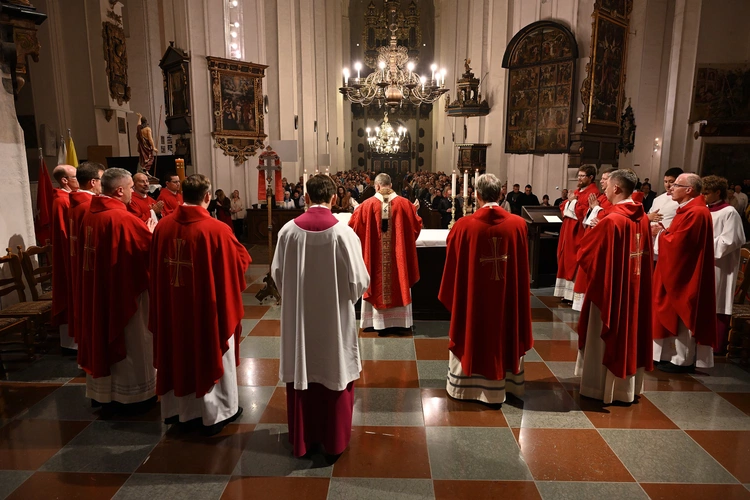 W Bazylice Mariackiej uroczystość wigilii Zesłania Ducha Świętego