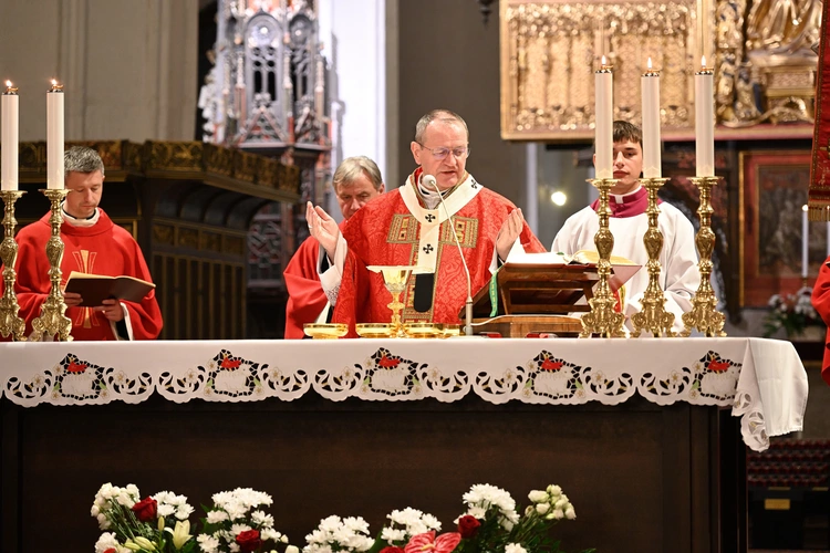 W Bazylice Mariackiej uroczystość wigilii Zesłania Ducha Świętego