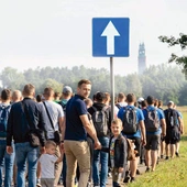 Idą mężczyźni, czyli rzecz o tym, że męska pobożność bywa zaraźliwa 