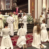 Cztery kobiety – Bogumiła, Maria, Monika i Agnieszka – dołączyły 23 maja do 45 dziewic konsekrowanych żyjących w archidiecezji.