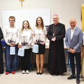 Byli uczniowie z: Bielawy, Dąbia, Dobiegniewa, Gorzowa Wlkp., Gronowa, Kargowej, Lipinek Łużyckich, Siedliska, Nowej Soli, Wężysk, Zbąszynka i Zielonej Góry, a nagrody wręczył bp Tadeusz Lityński.