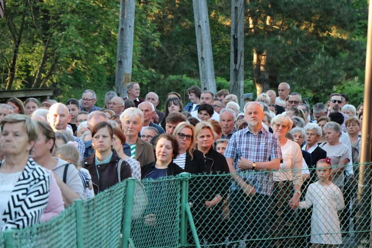Lipnica Murowana. Msza św. i procesja z modlitwą o rekoronację Lipnickiej Madonny z Dzieciątkiem