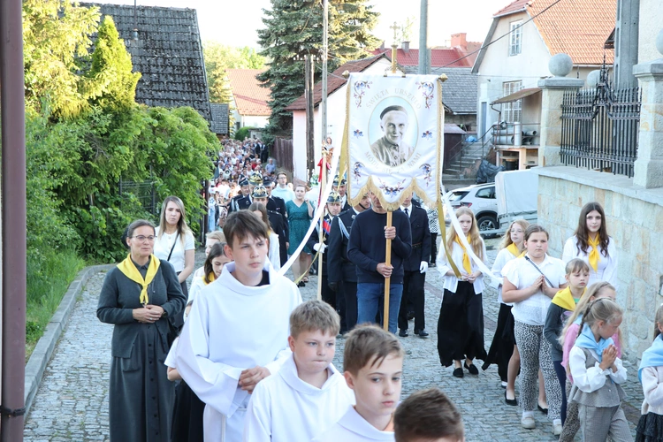 Lipnica Murowana. Msza św. i procesja z modlitwą o rekoronację Lipnickiej Madonny z Dzieciątkiem