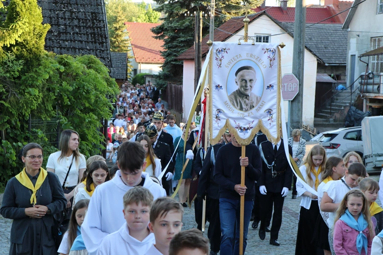 Lipnica Murowana. Msza św. i procesja z modlitwą o rekoronację Lipnickiej Madonny z Dzieciątkiem