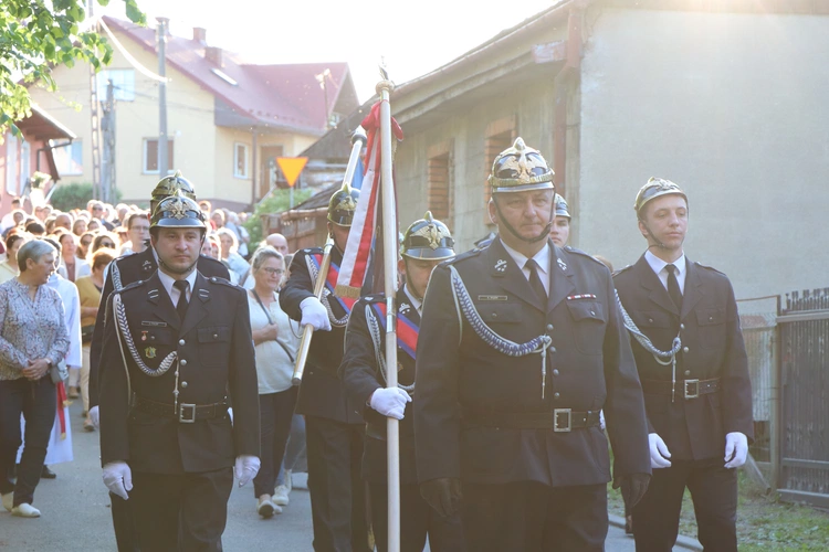 Lipnica Murowana. Msza św. i procesja z modlitwą o rekoronację Lipnickiej Madonny z Dzieciątkiem