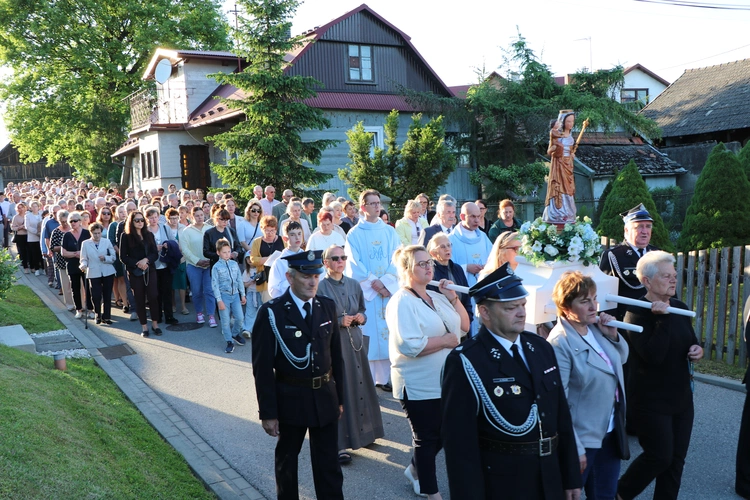 Lipnica Murowana. Msza św. i procesja z modlitwą o rekoronację Lipnickiej Madonny z Dzieciątkiem