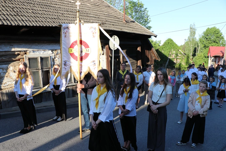 Lipnica Murowana. Msza św. i procesja z modlitwą o rekoronację Lipnickiej Madonny z Dzieciątkiem