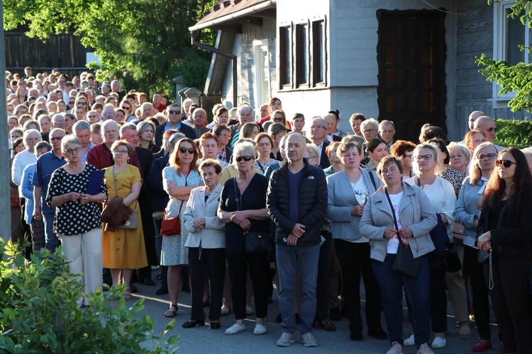 Lipnica Murowana. Msza św. i procesja z modlitwą o rekoronację Lipnickiej Madonny z Dzieciątkiem