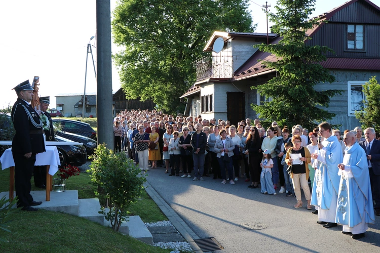 Lipnica Murowana. Msza św. i procesja z modlitwą o rekoronację Lipnickiej Madonny z Dzieciątkiem