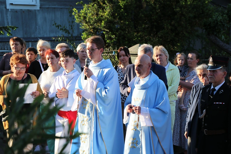 Lipnica Murowana. Msza św. i procesja z modlitwą o rekoronację Lipnickiej Madonny z Dzieciątkiem