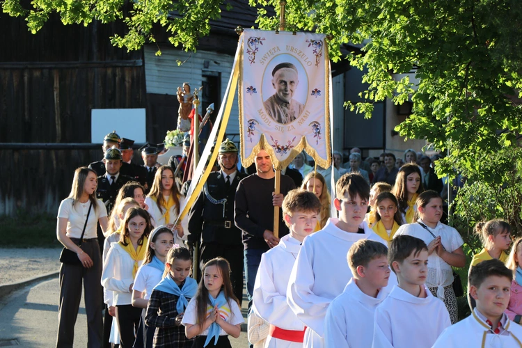 Lipnica Murowana. Msza św. i procesja z modlitwą o rekoronację Lipnickiej Madonny z Dzieciątkiem
